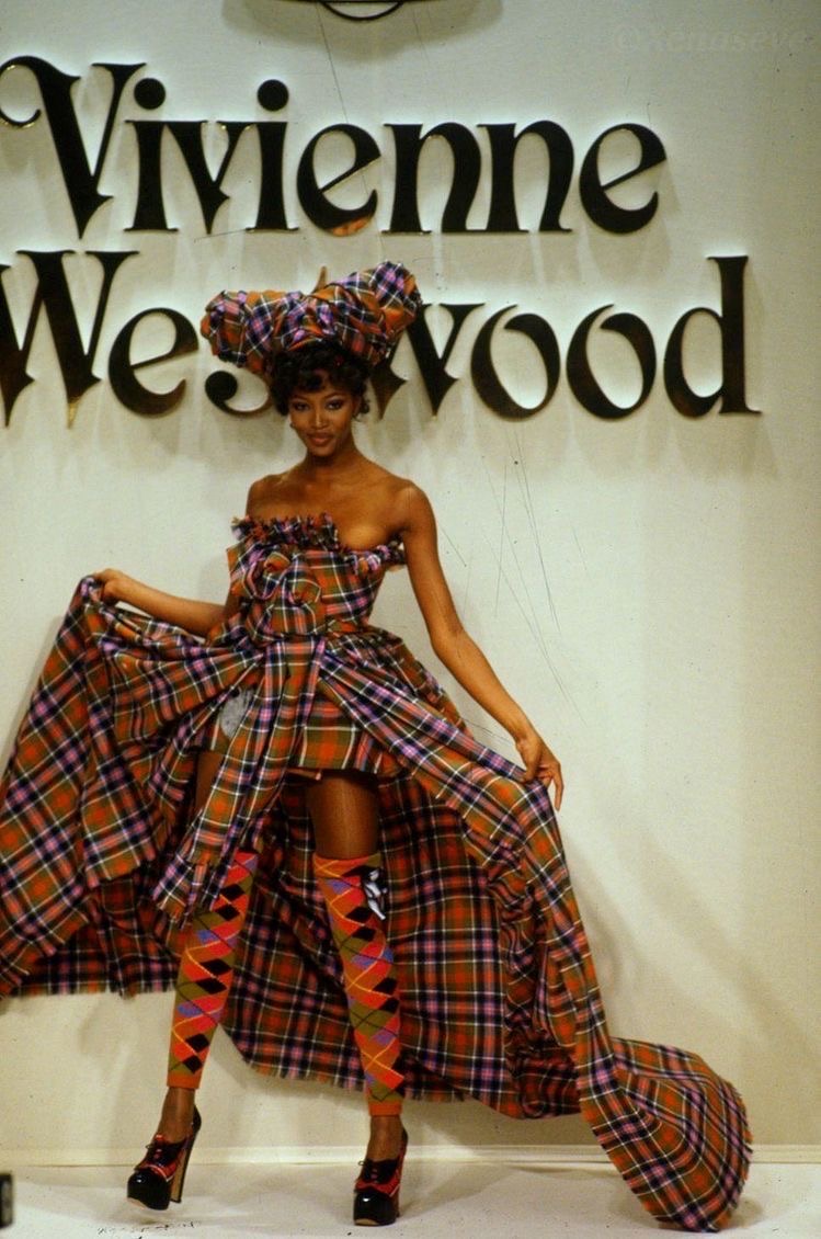 Vivienne Westwood Fall 1993 Ready-to-Wear Fashion Show  Vivienne westwood, Vivienne  westwood fashion, Vivienne westwood punk