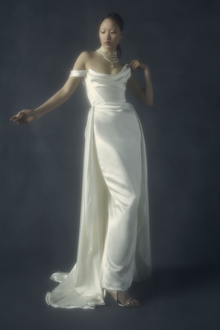 5 Famous Brides Who Wore Vivienne Westwood Wedding Dresses in 2023  Vivienne  westwood wedding, Vivienne westwood wedding dress, Wedding inspiration
